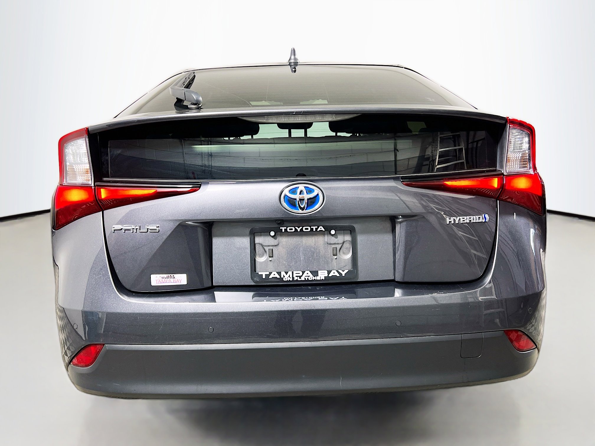Used 2022 Toyota Prius LE image 6