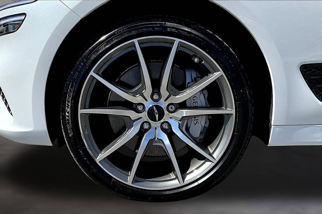 Used 2024 Genesis G70 2.5T image 32