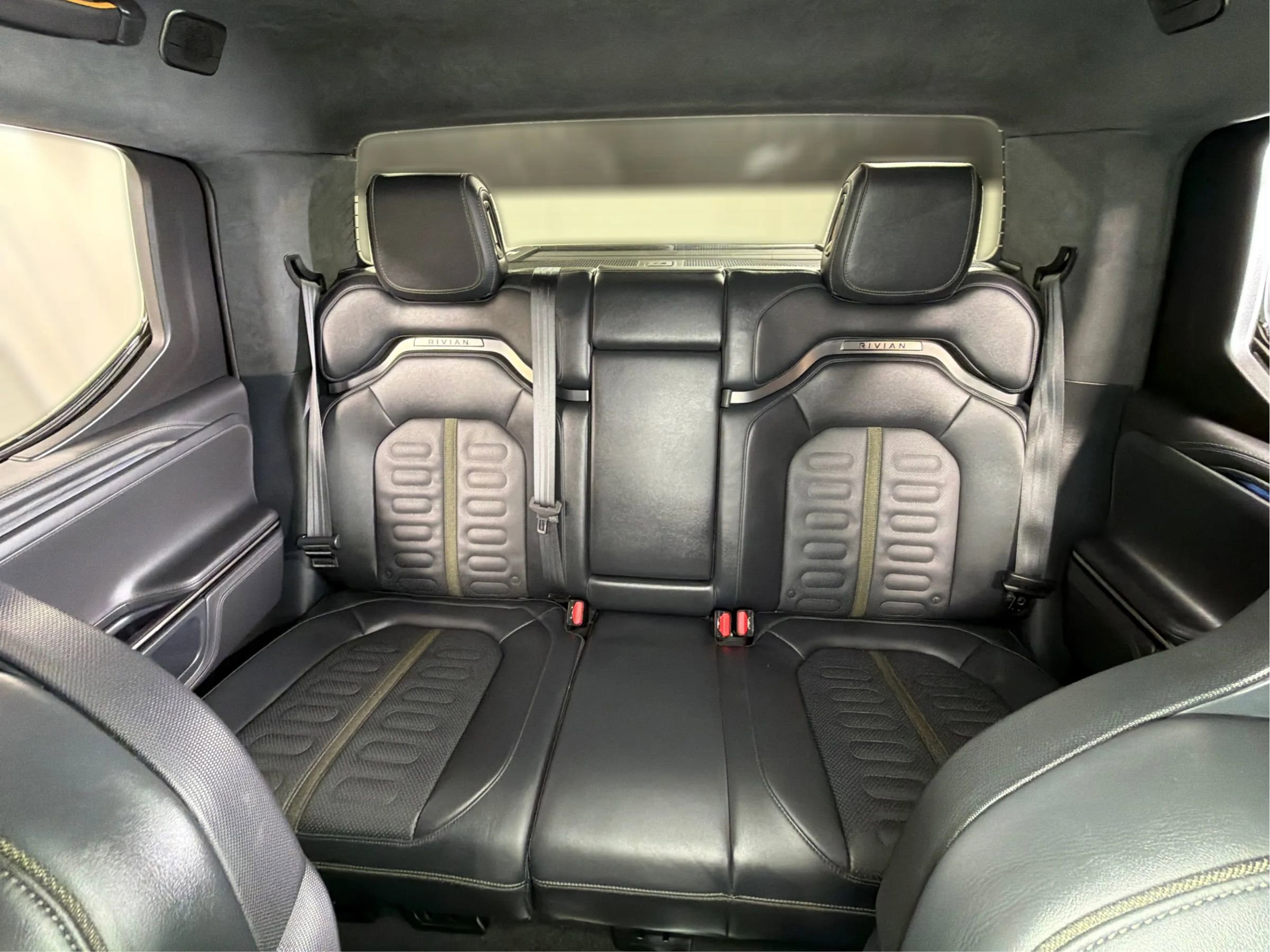 Used 2022 Rivian R1T Adventure AWD/4WD image 12