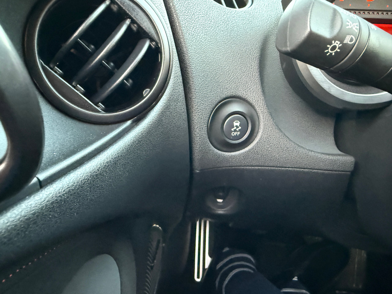 Used 2020 Nissan 370Z Coupe image 39