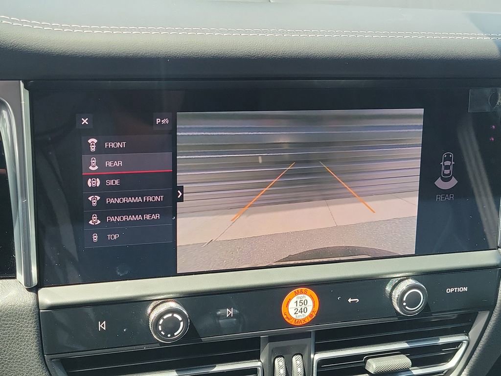 Certified 2025 Porsche Macan image 31