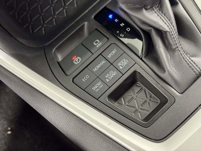 Used 2023 Toyota RAV4 LE AWD/4WD image 29