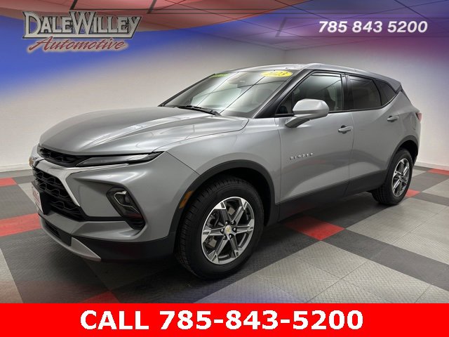 Used 2023 Chevrolet Blazer LT image 3