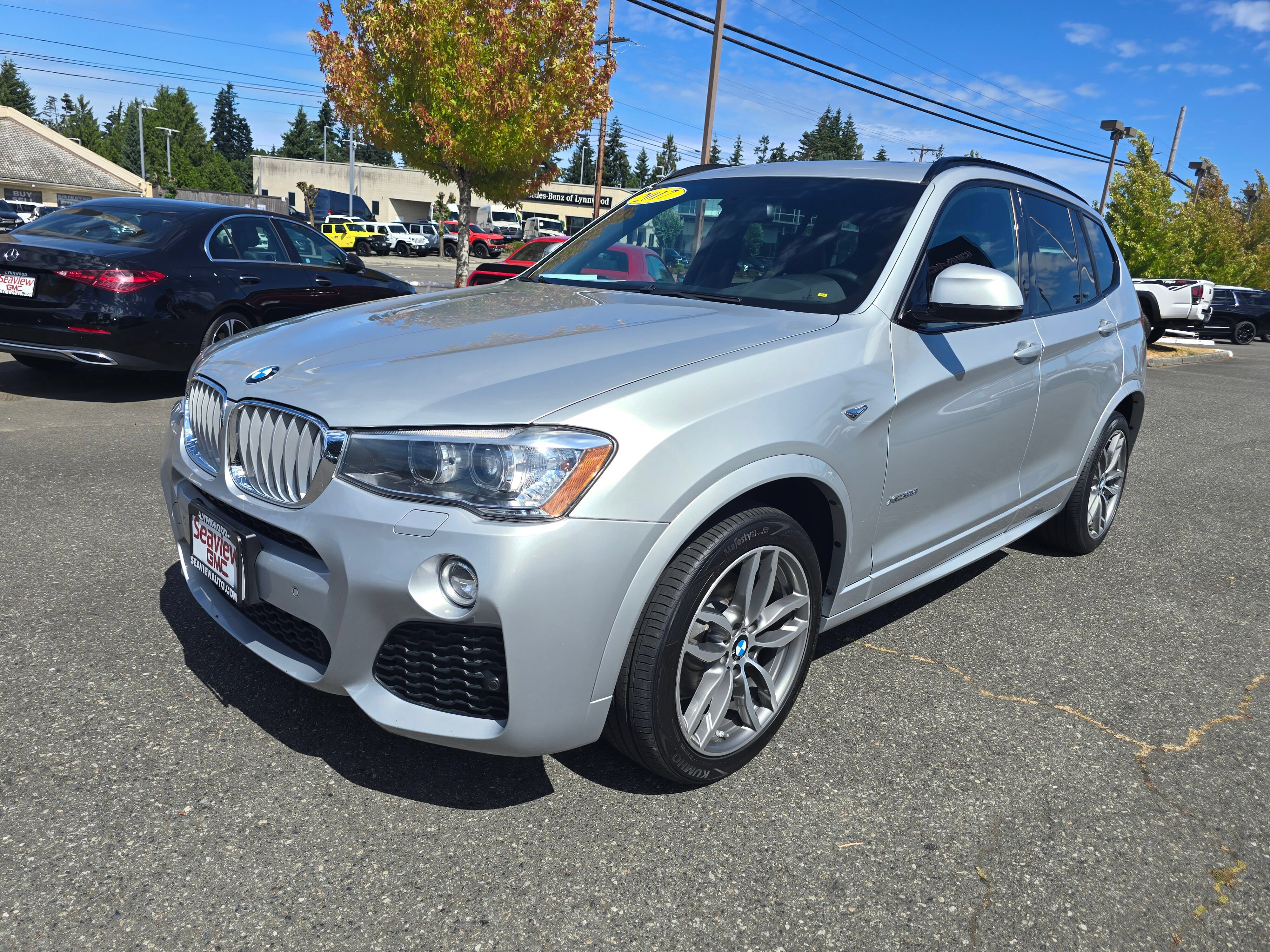 Used 2017 BMW X3 xDrive28i AWD/4WD image 3