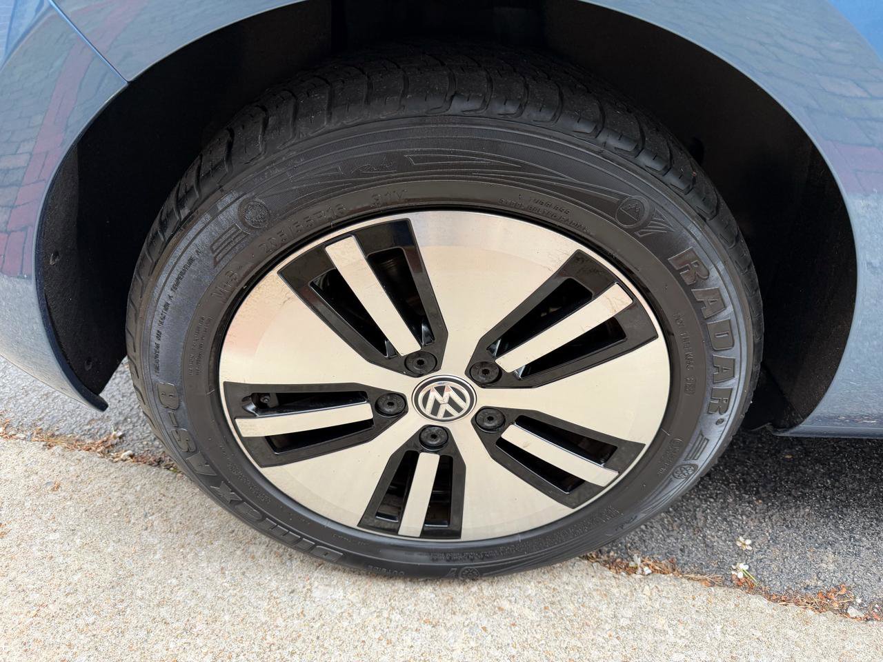 Used 2015 Volkswagen e-Golf SEL Premium image 52