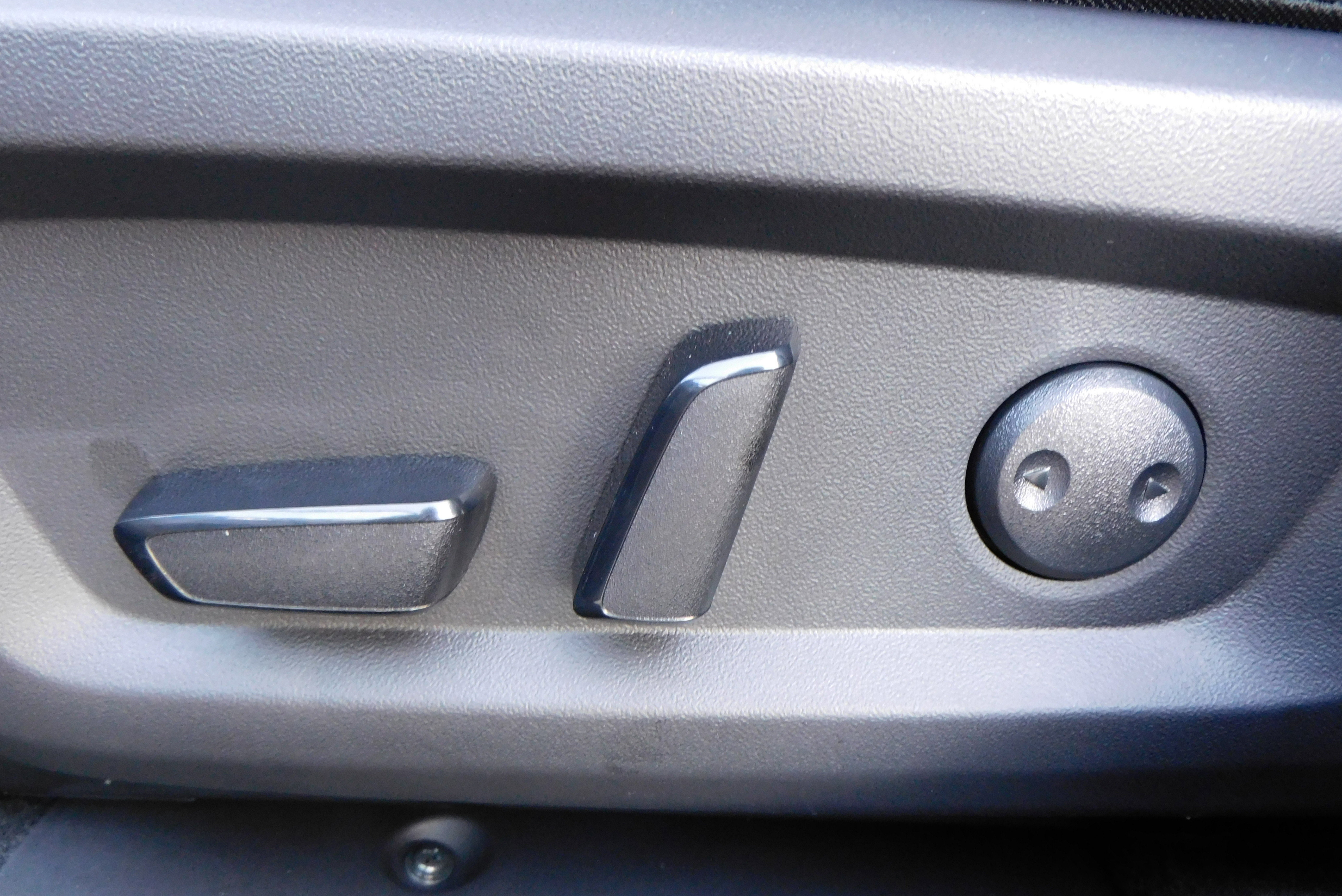 Used 2025 Mitsubishi Outlander SE image 11