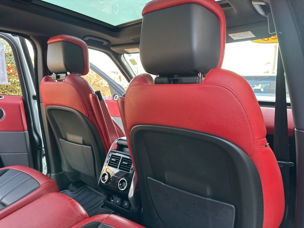 Used 2020 Land Rover Range Rover Sport HST image 32