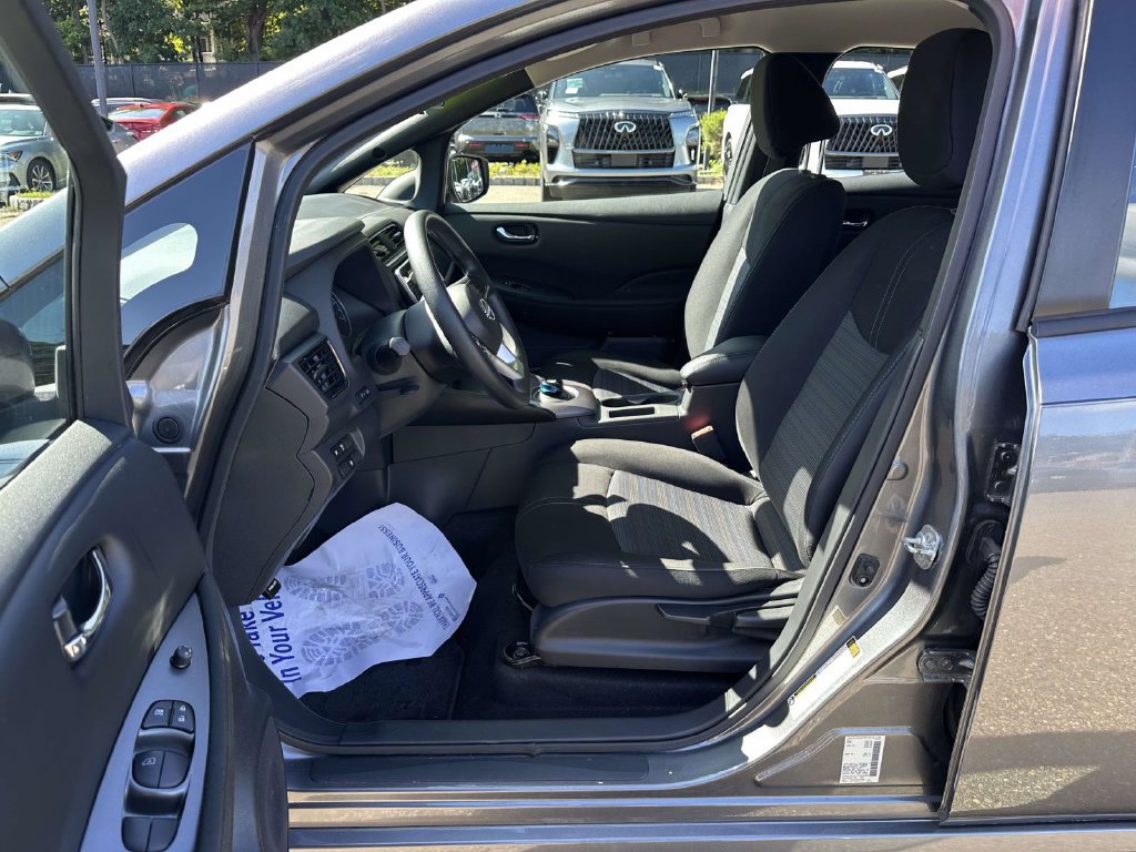 Certified 2023 Nissan Leaf S FWD image 17