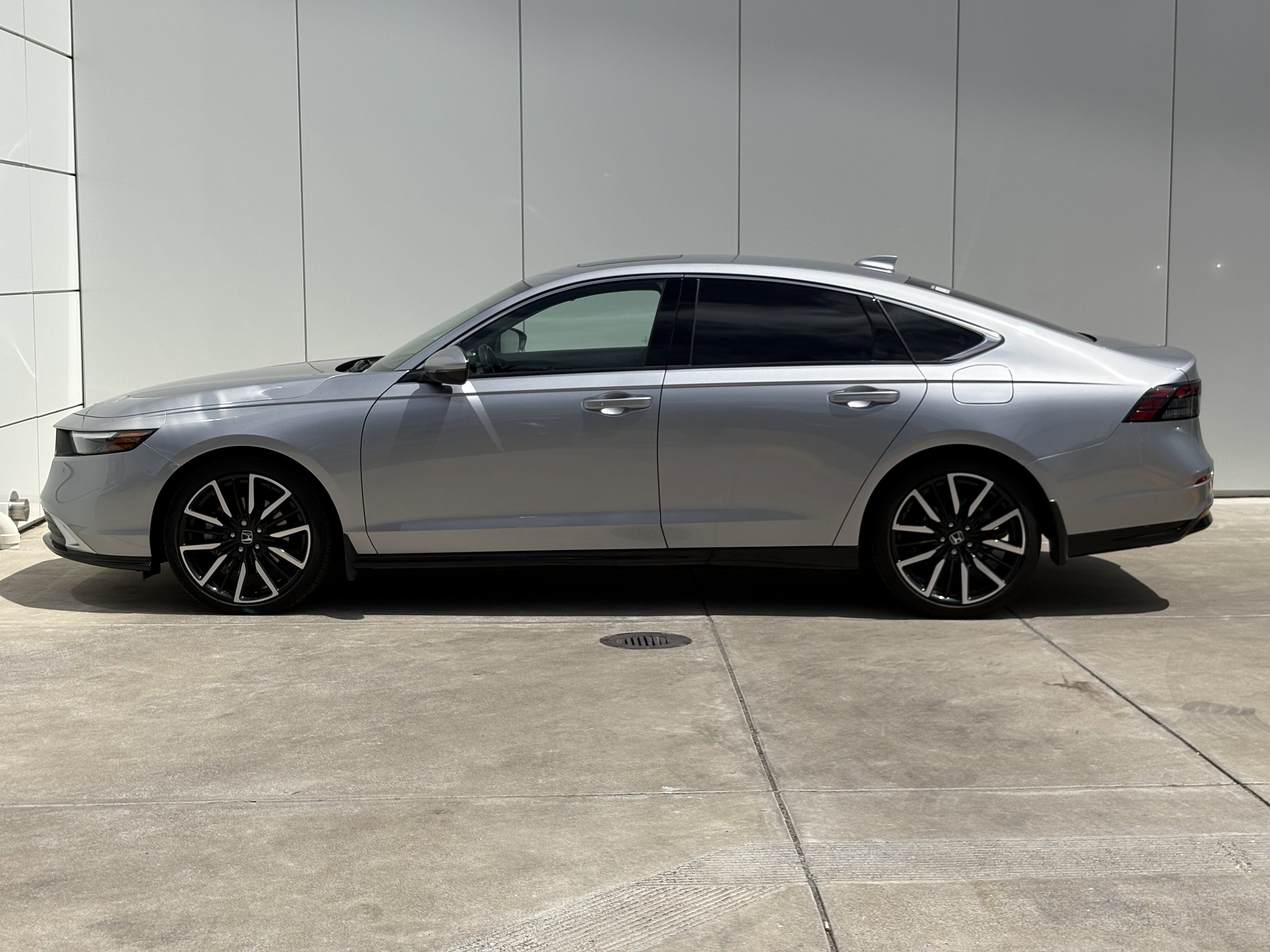 Used 2023 Honda Accord Touring image 4