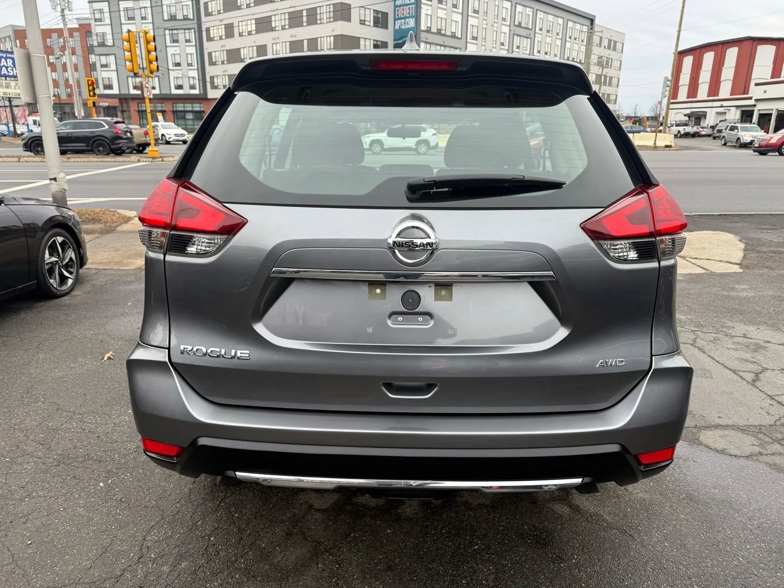 Used 2017 Nissan Rogue S image 5