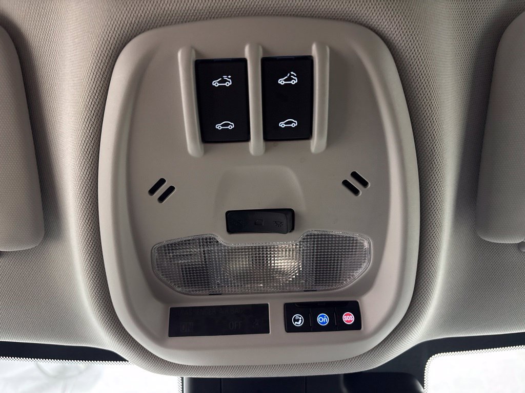 Used 2024 Chevrolet Trax ACTIV w/ Sunroof Package FWD image 26