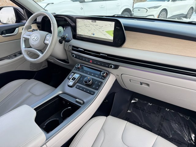 Used 2024 Hyundai Palisade Limited image 21