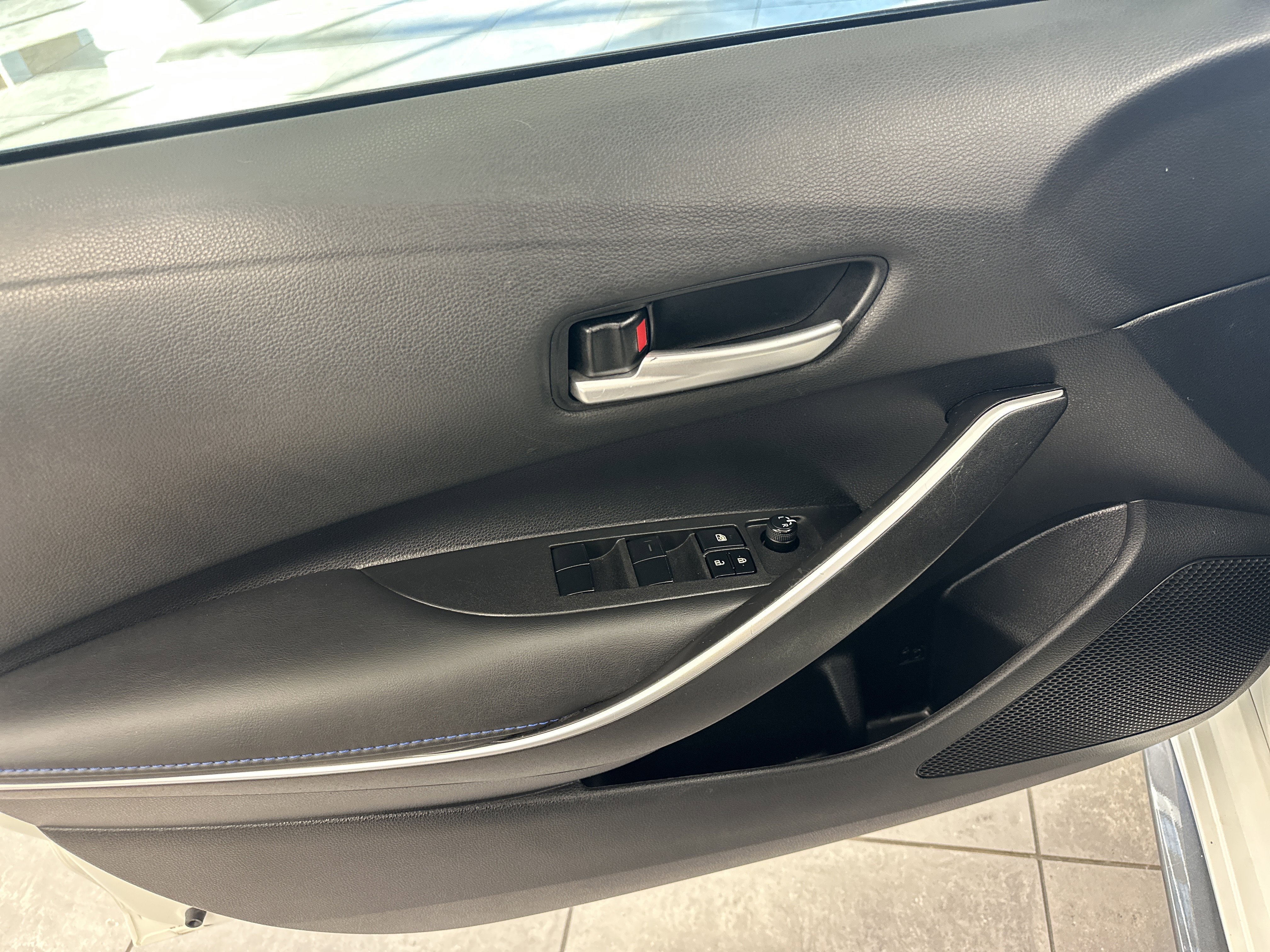 Used 2021 Toyota Corolla SE w/ Carpet Mat Package (TMS) image 20