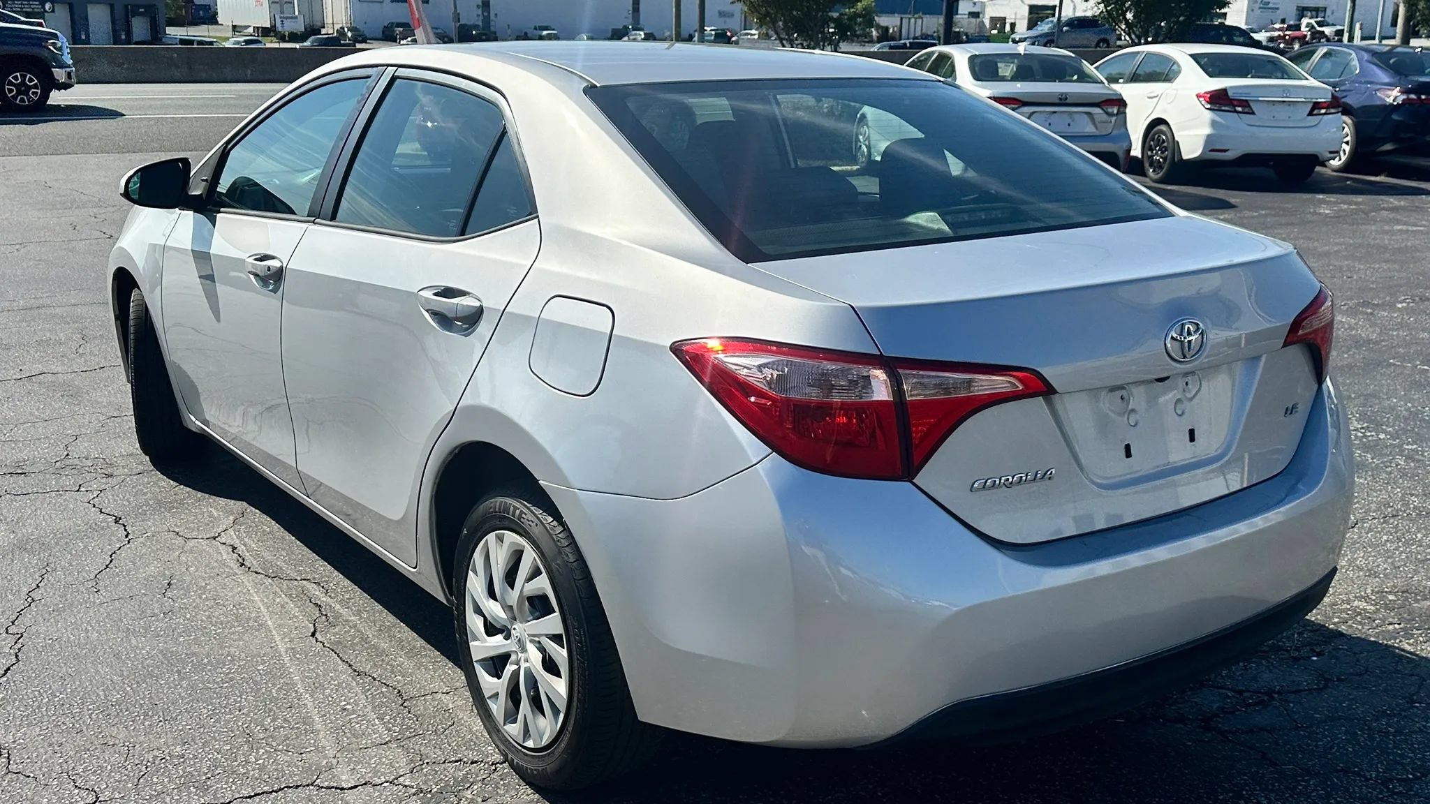 Used 2017 Toyota Corolla LE w/ Carpet Mat Package (TMS) FWD image 7