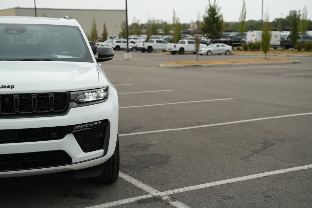 New 2027 Jeep Grand Cherokee L Limited AWD/4WD image 45