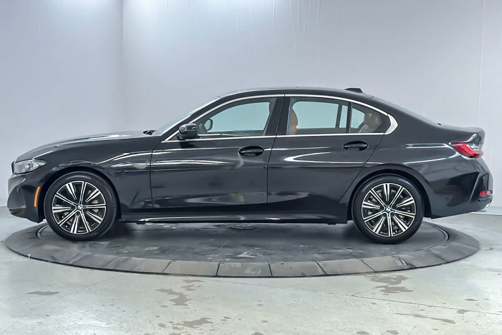 Used 2026 BMW 330i Sedan w/ Convenience Package RWD image 5