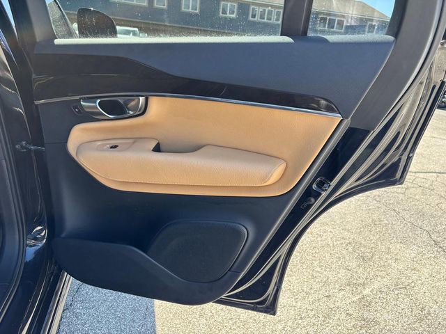 Used 2018 Volvo XC90 T6 Momentum w/ Convenience Package image 14