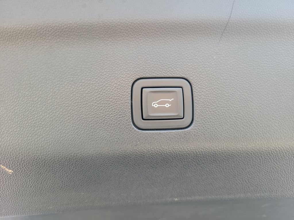 Used 2023 GMC Yukon XL Denali w/ Denali Reserve Package AWD/4WD image 8