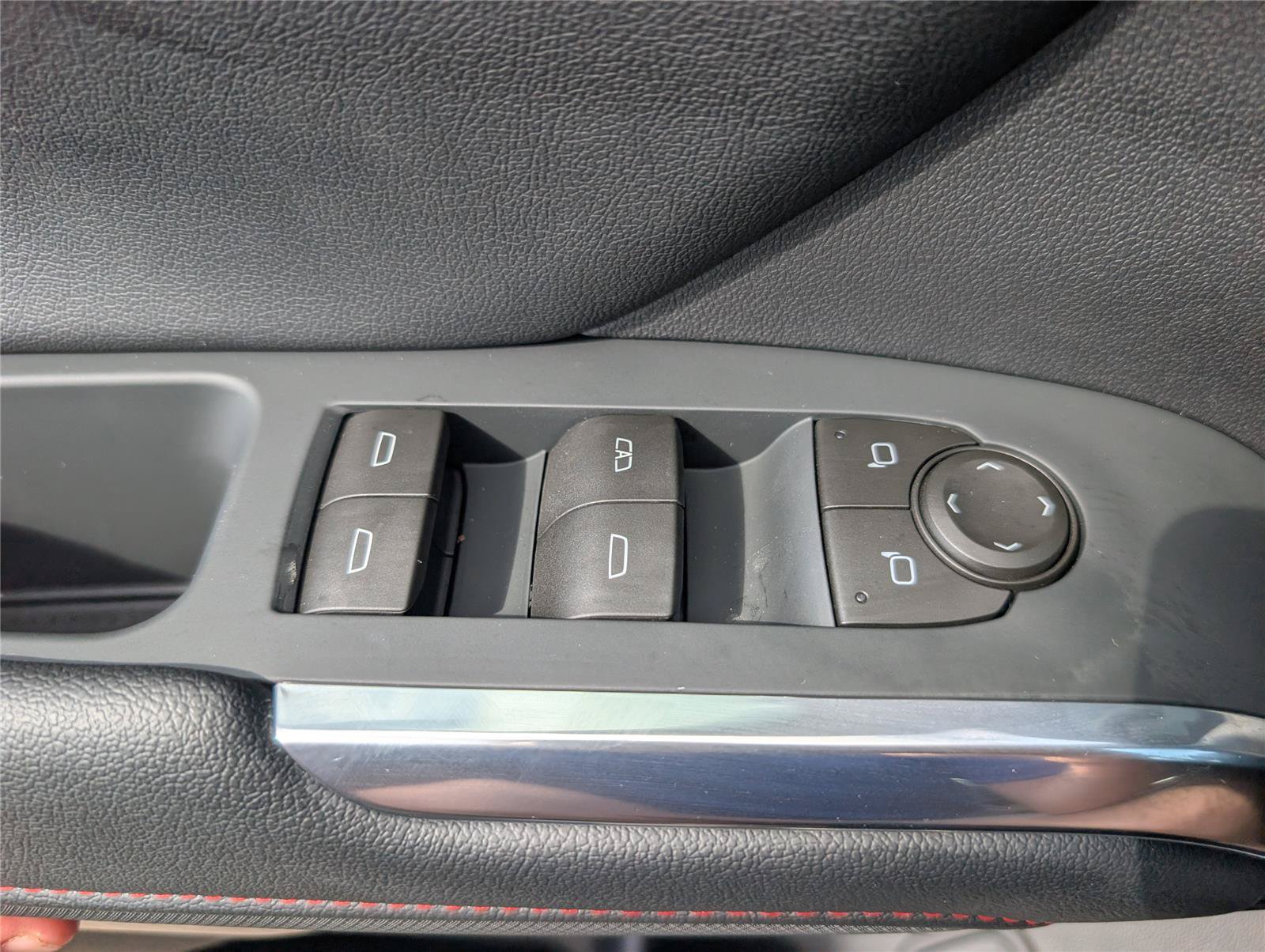 New 2026 Chevrolet Traverse Z71 w/ Enhanced Driving Package AWD/4WD image 13