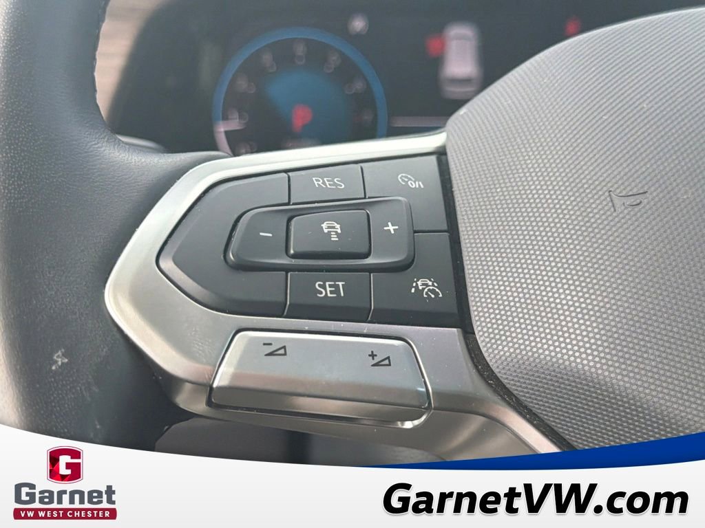 Used 2025 Volkswagen Atlas SEL Premium R-Line image 36