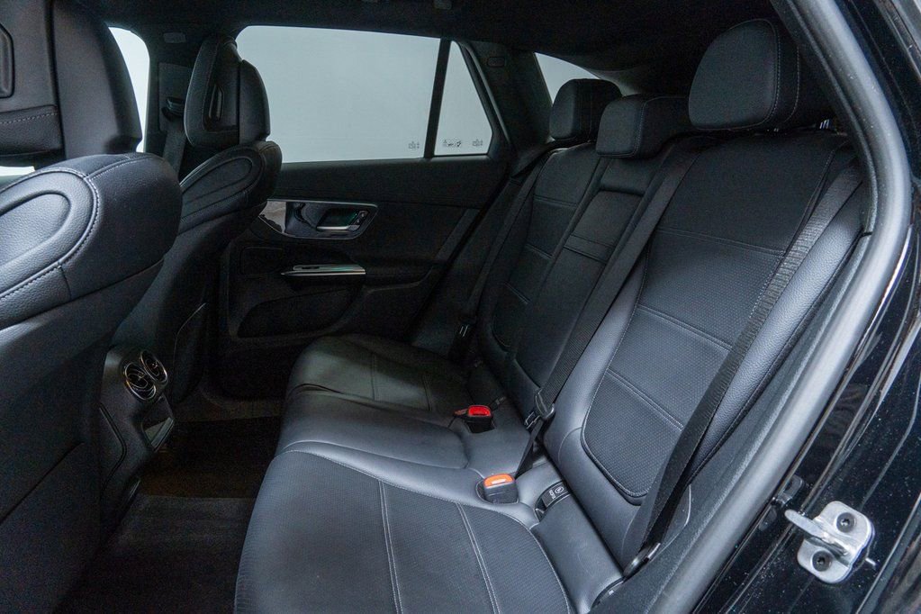 Used 2023 Mercedes-Benz GLC 300 4MATIC image 25