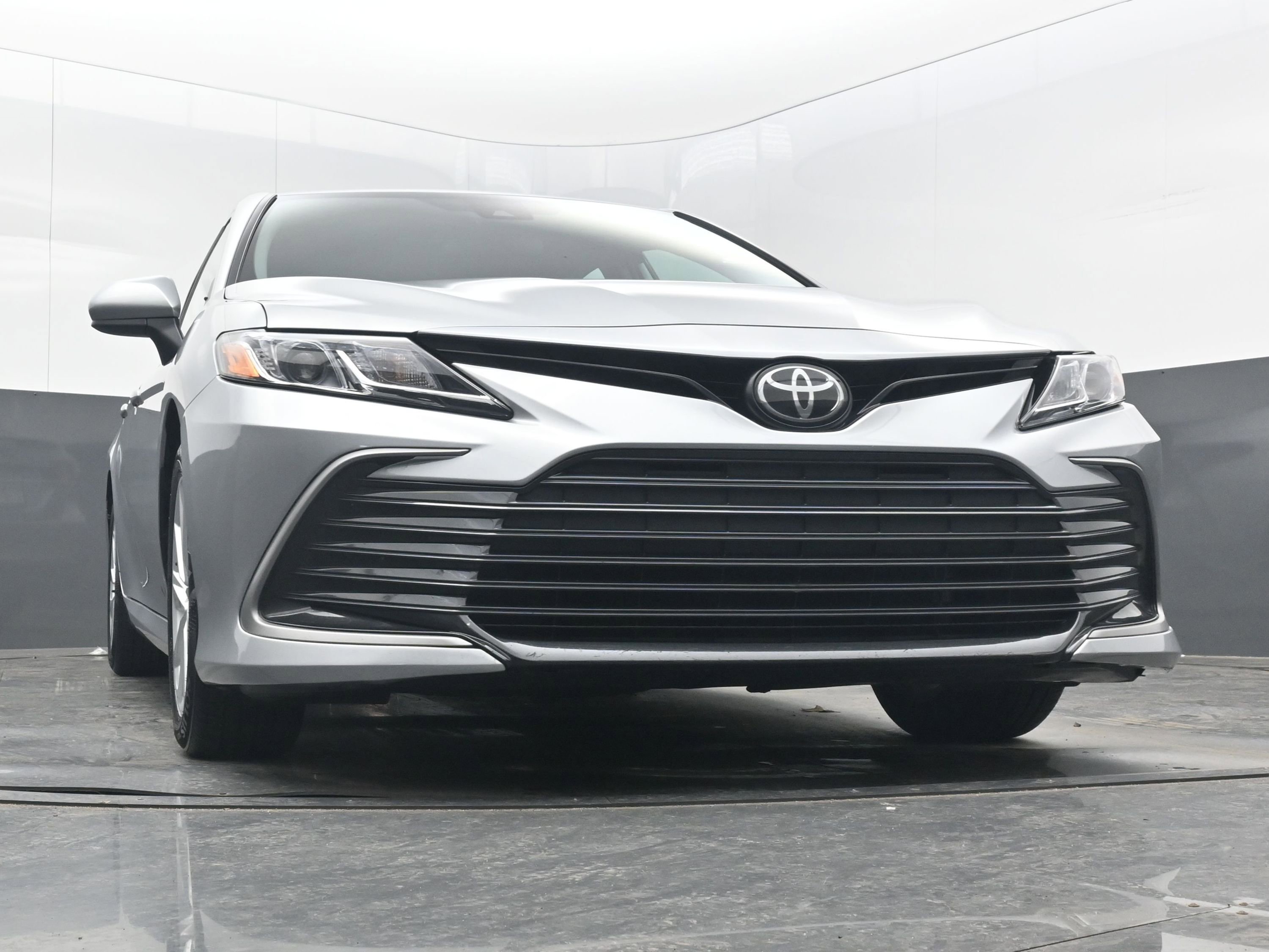 Used 2024 Toyota Camry LE image 25