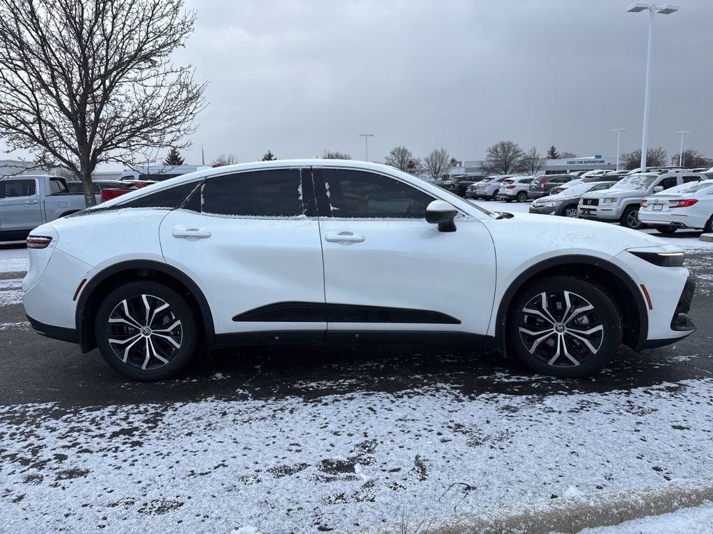 Used 2023 Toyota Crown XLE image 9