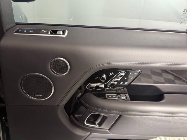 Certified 2021 Land Rover Range Rover SV Autobiography Dynamic image 28