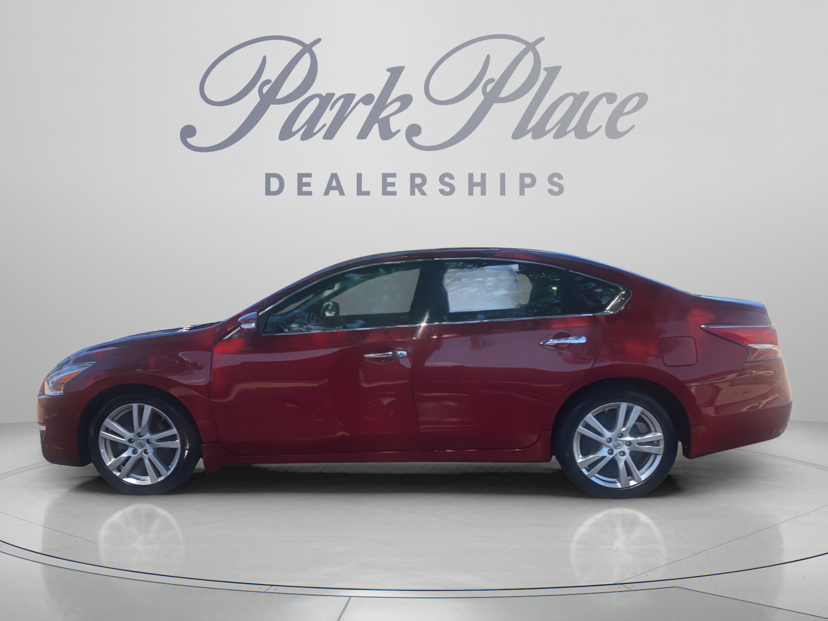 Used 2015 Nissan Altima 3.5 SL FWD image 2