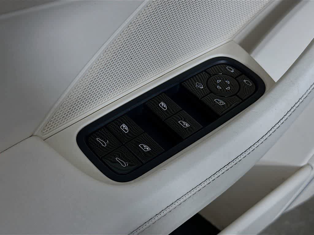 Used 2020 Porsche Panamera 4 AWD/4WD image 29