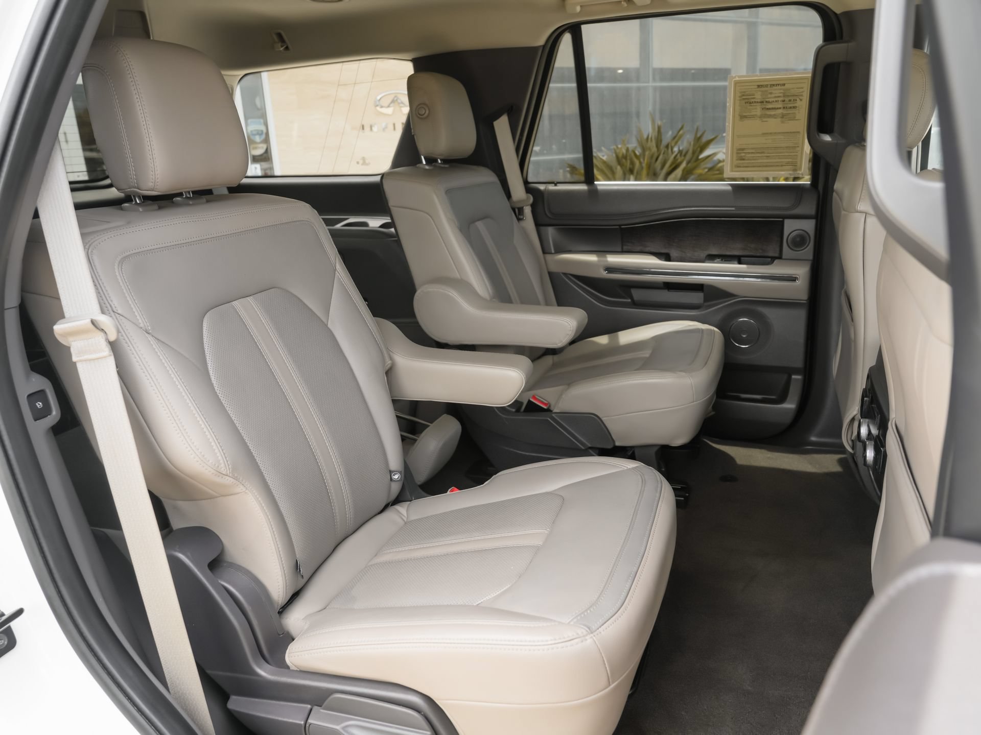 Used 2019 Ford Expedition Limited w/ Equipment Group 301A RWD image 37