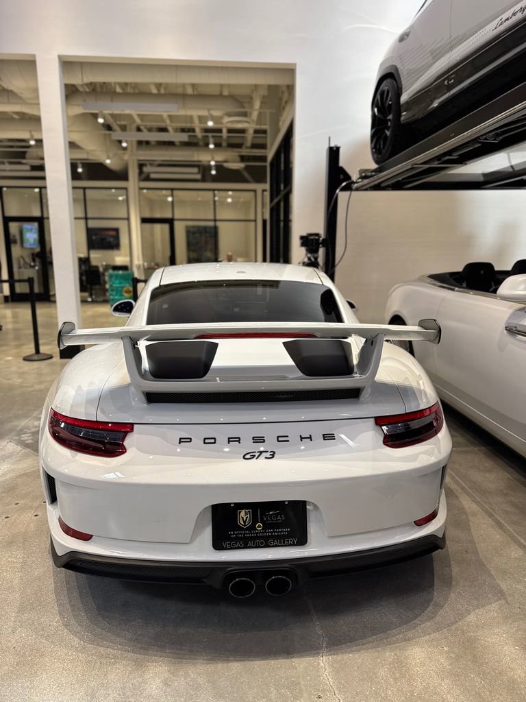 Used 2018 Porsche 911 GT3 image 4