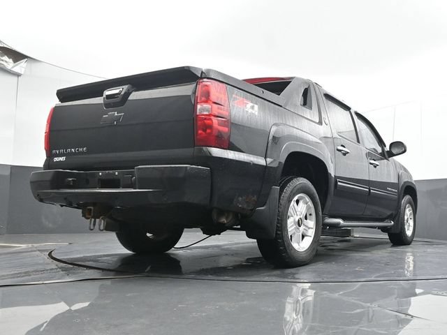 Used 2013 Chevrolet Avalanche LT w/ Suspension Package, Off-Road AWD/4WD image 41