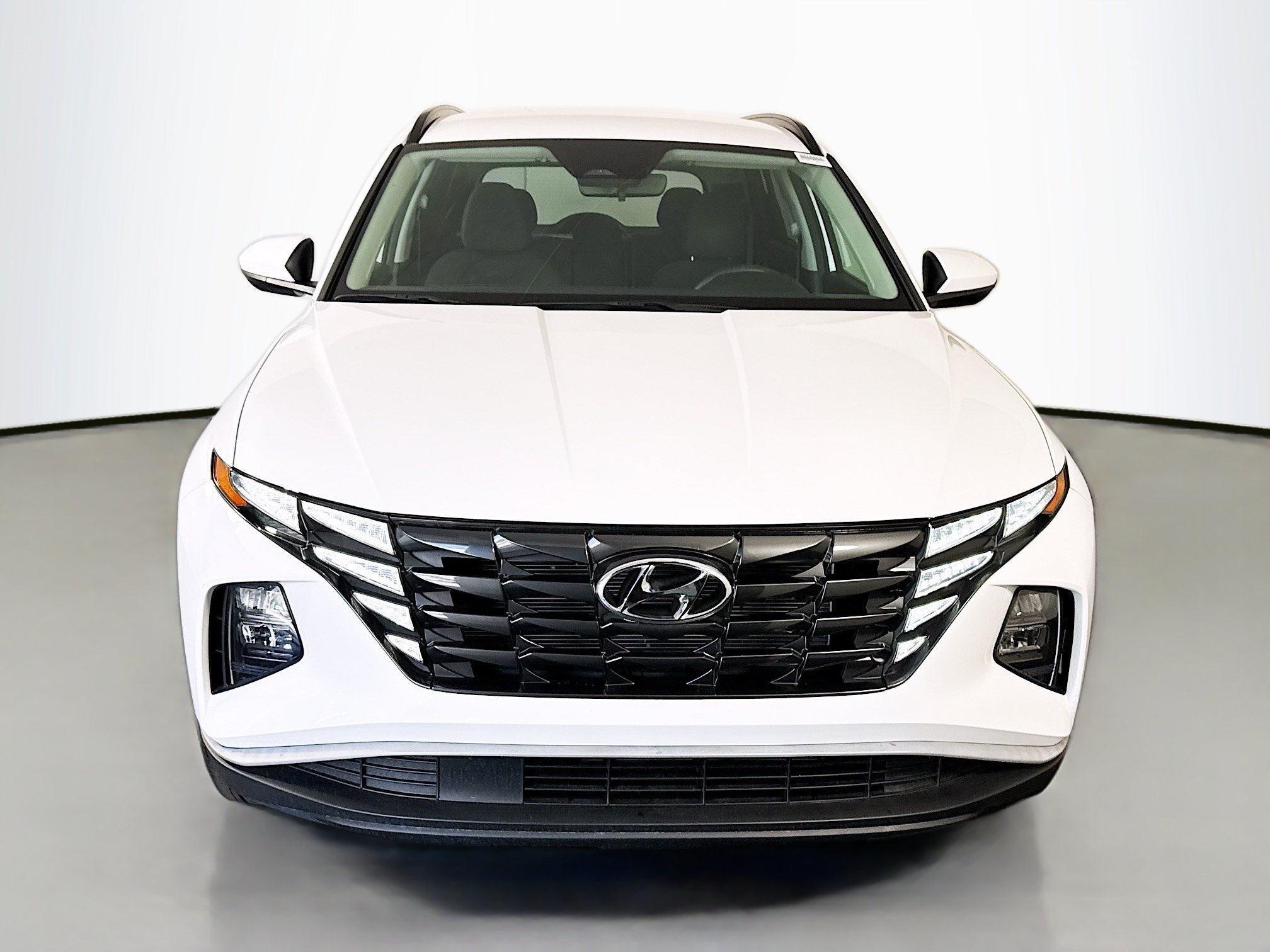 Used 2024 Hyundai Tucson SEL FWD image 2