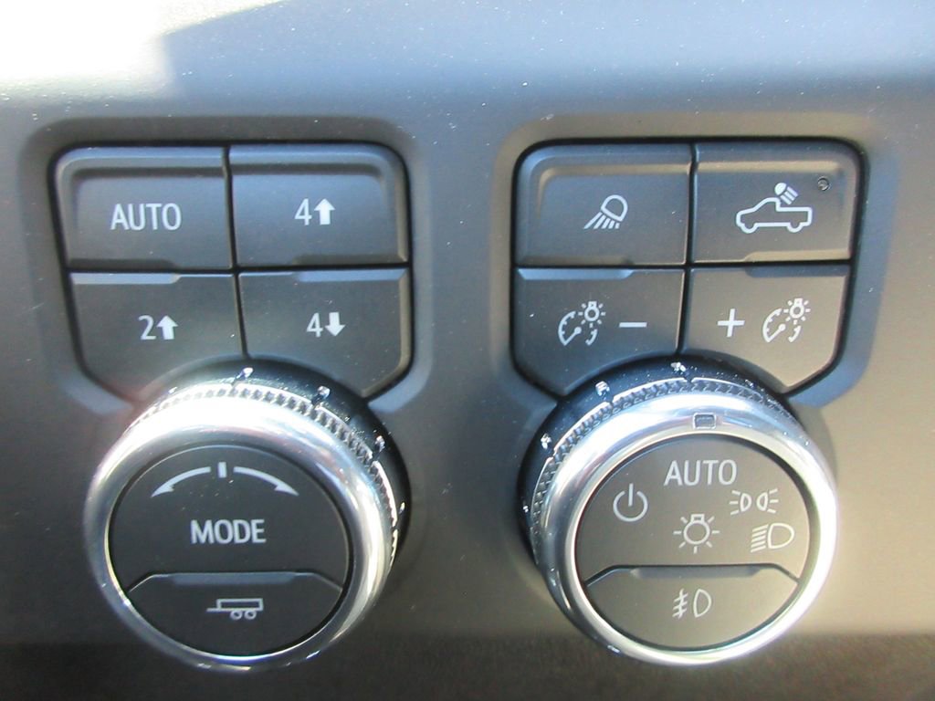 New 2026 GMC Sierra 3500 AT4 w/ AT4 Premium Plus Package AWD/4WD image 17