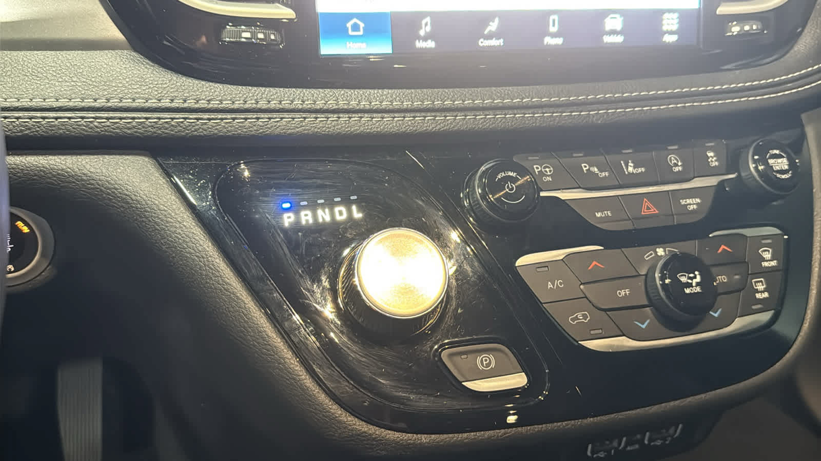 Used 2025 Chrysler Pacifica Select FWD image 17