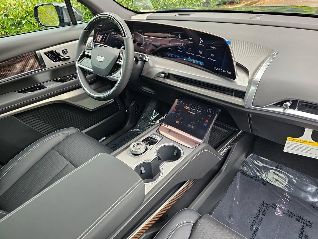 New 2027 Cadillac Vistiq Luxury AWD/4WD image 10