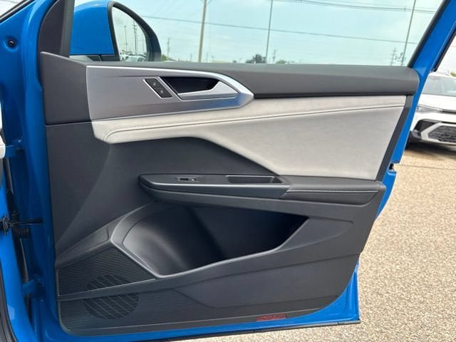 New 2026 Volkswagen Taos SE AWD/4WD image 13