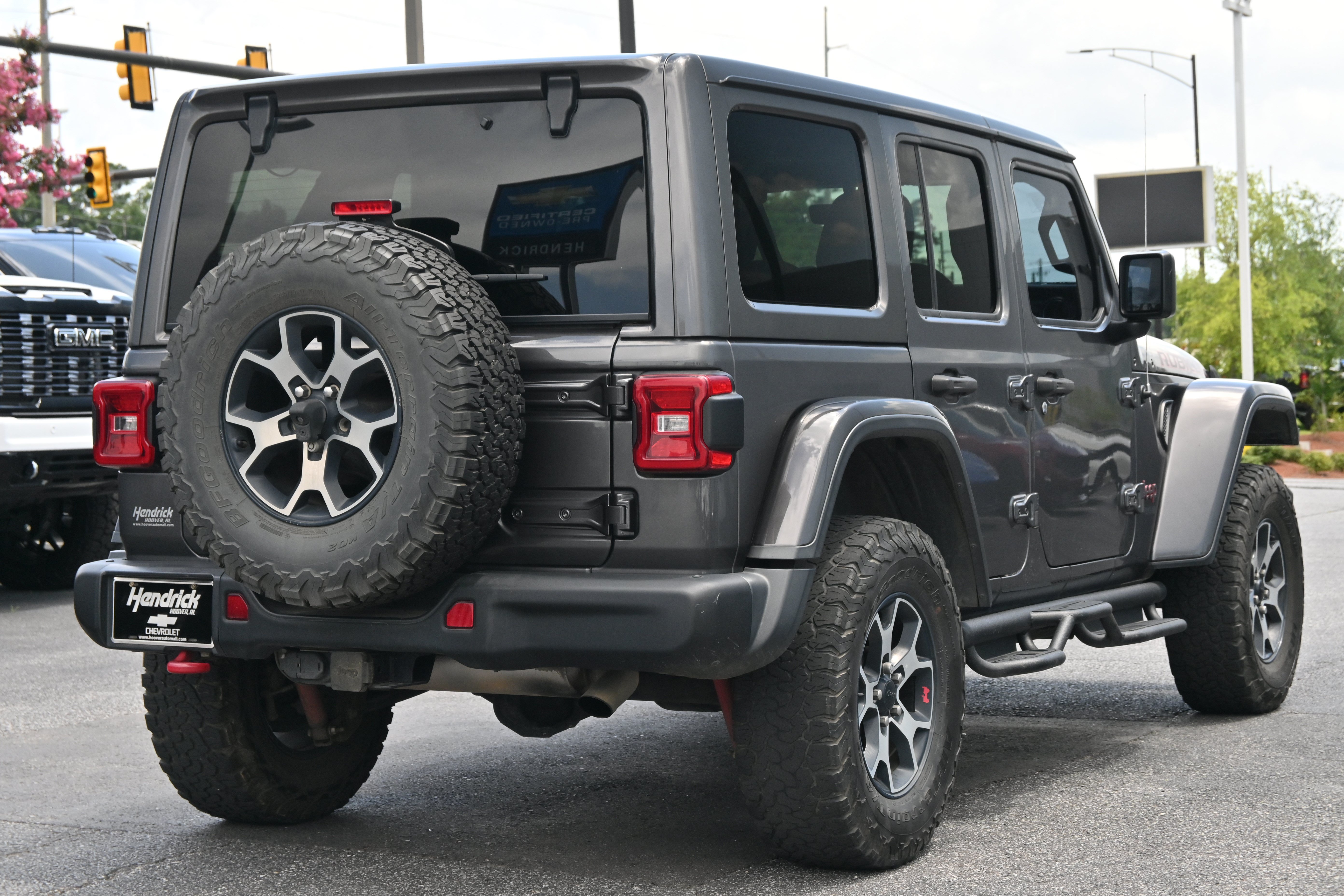 Used 2019 Jeep Wrangler Unlimited Rubicon w/ Dual Top Group AWD/4WD image 11