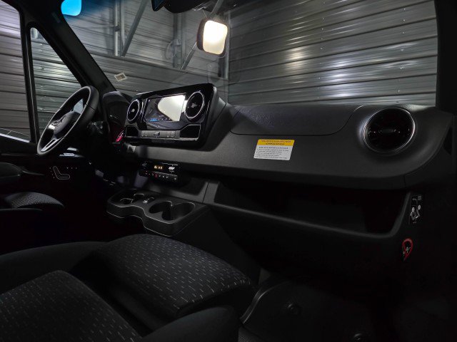 Used 2022 Mercedes-Benz Sprinter 3500 image 16