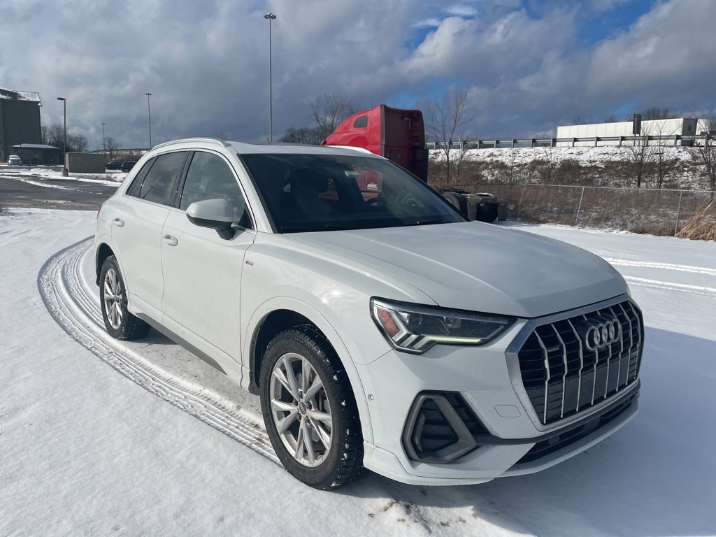 Used 2021 Audi Q3 2.0T Premium Plus image 3