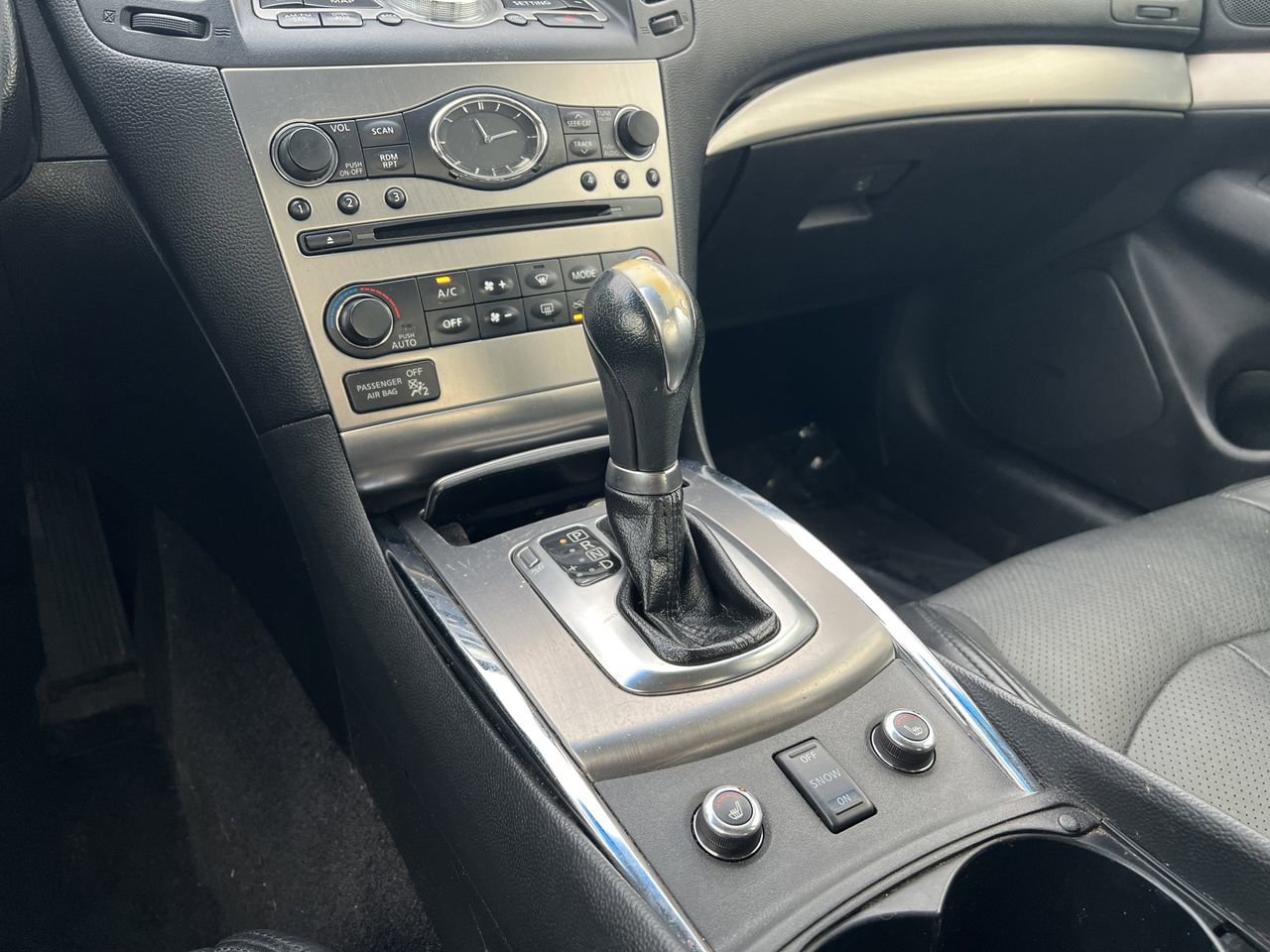 Used 2013 INFINITI G37 x w/ Premium Pkg image 12