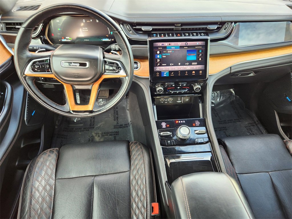 Used 2022 Jeep Grand Cherokee Summit image 2