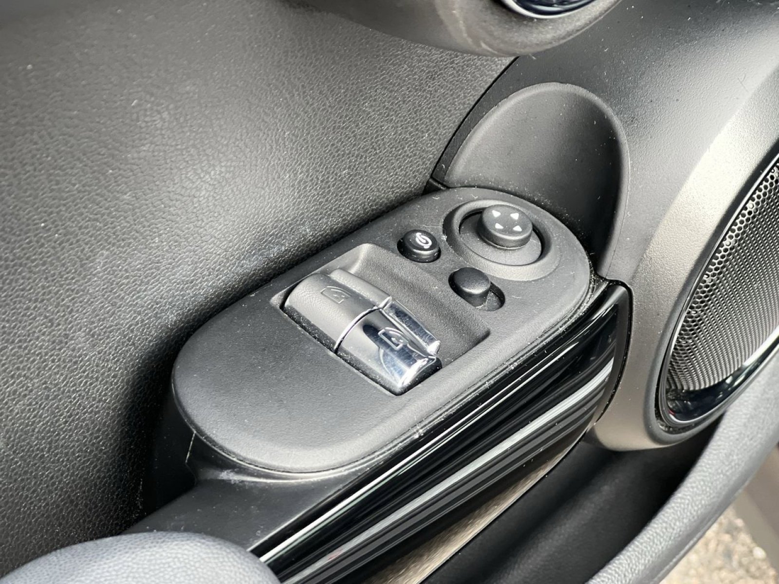 Certified 2023 MINI Cooper S image 12