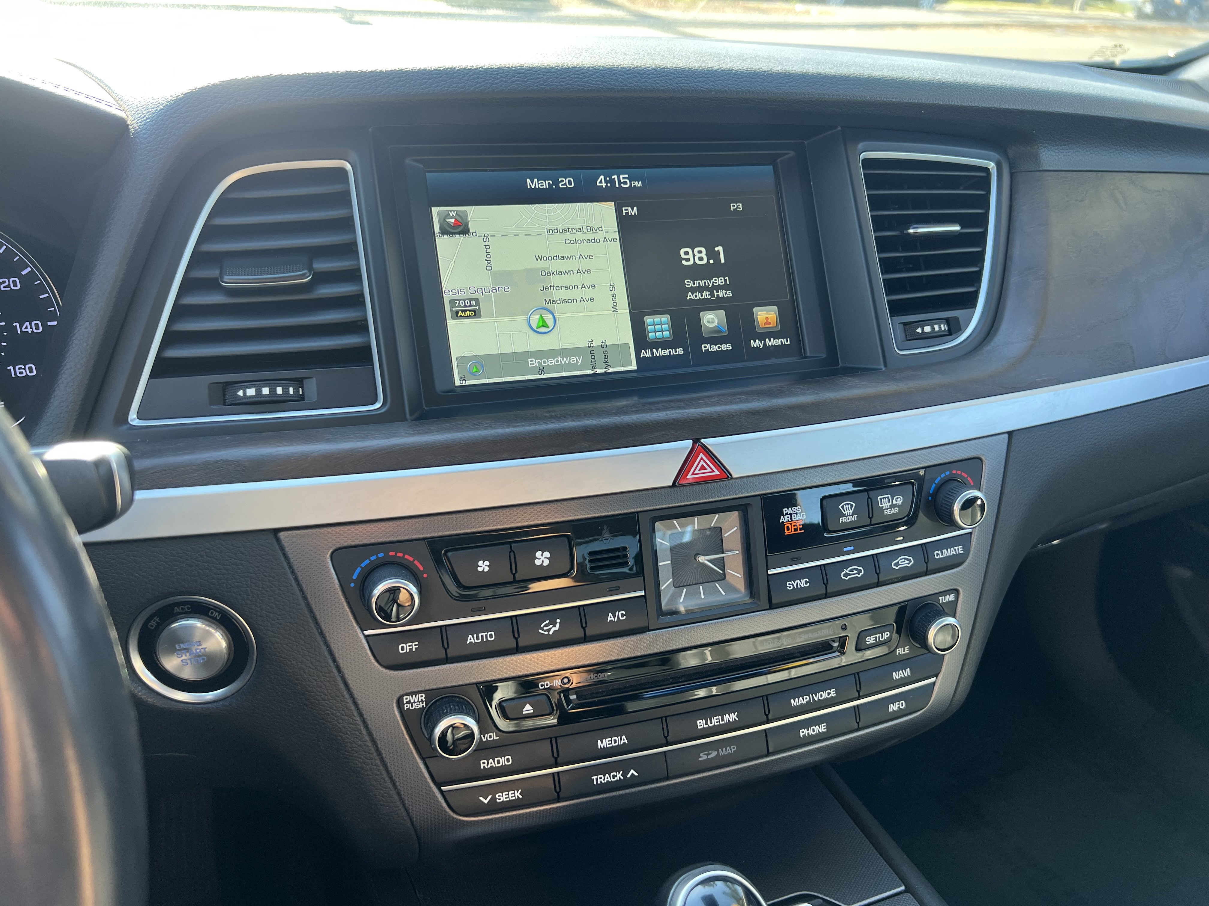 Used 2015 Hyundai Genesis 5.0 image 22