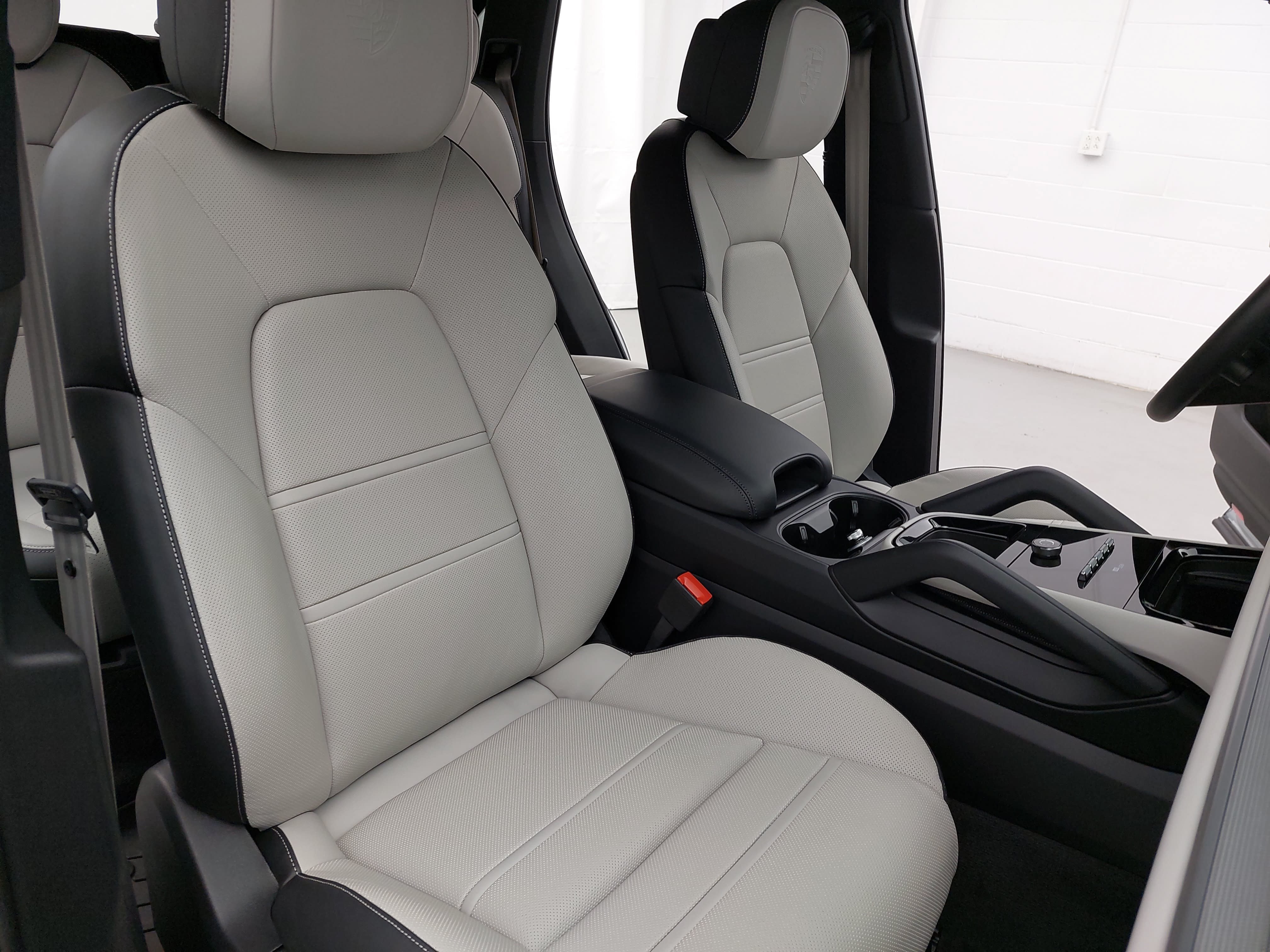 Certified 2026 Porsche Cayenne AWD/4WD image 12