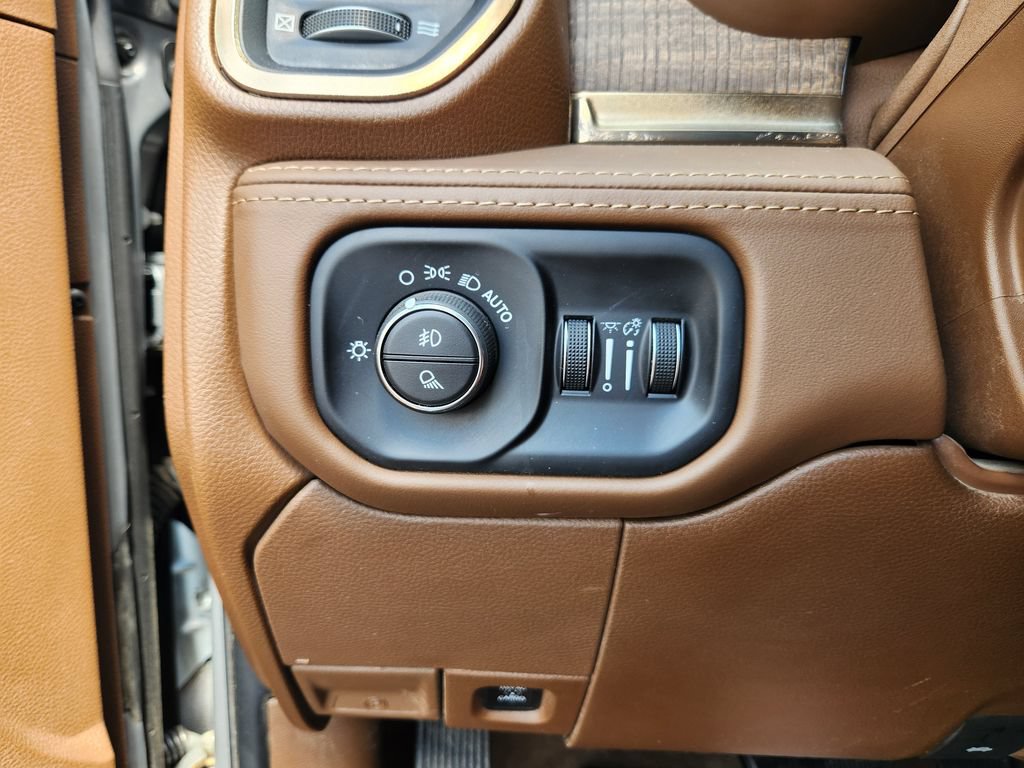 Used 2023 RAM 3500 Limited AWD/4WD image 21
