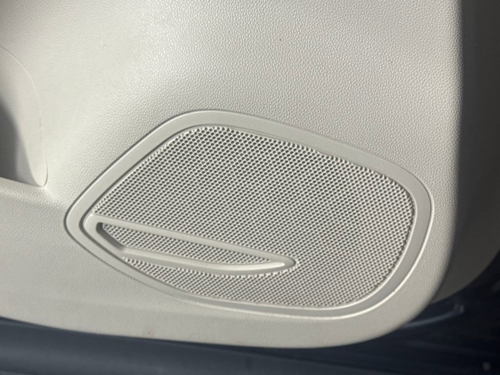 Used 2021 Buick Envision Essence FWD image 35