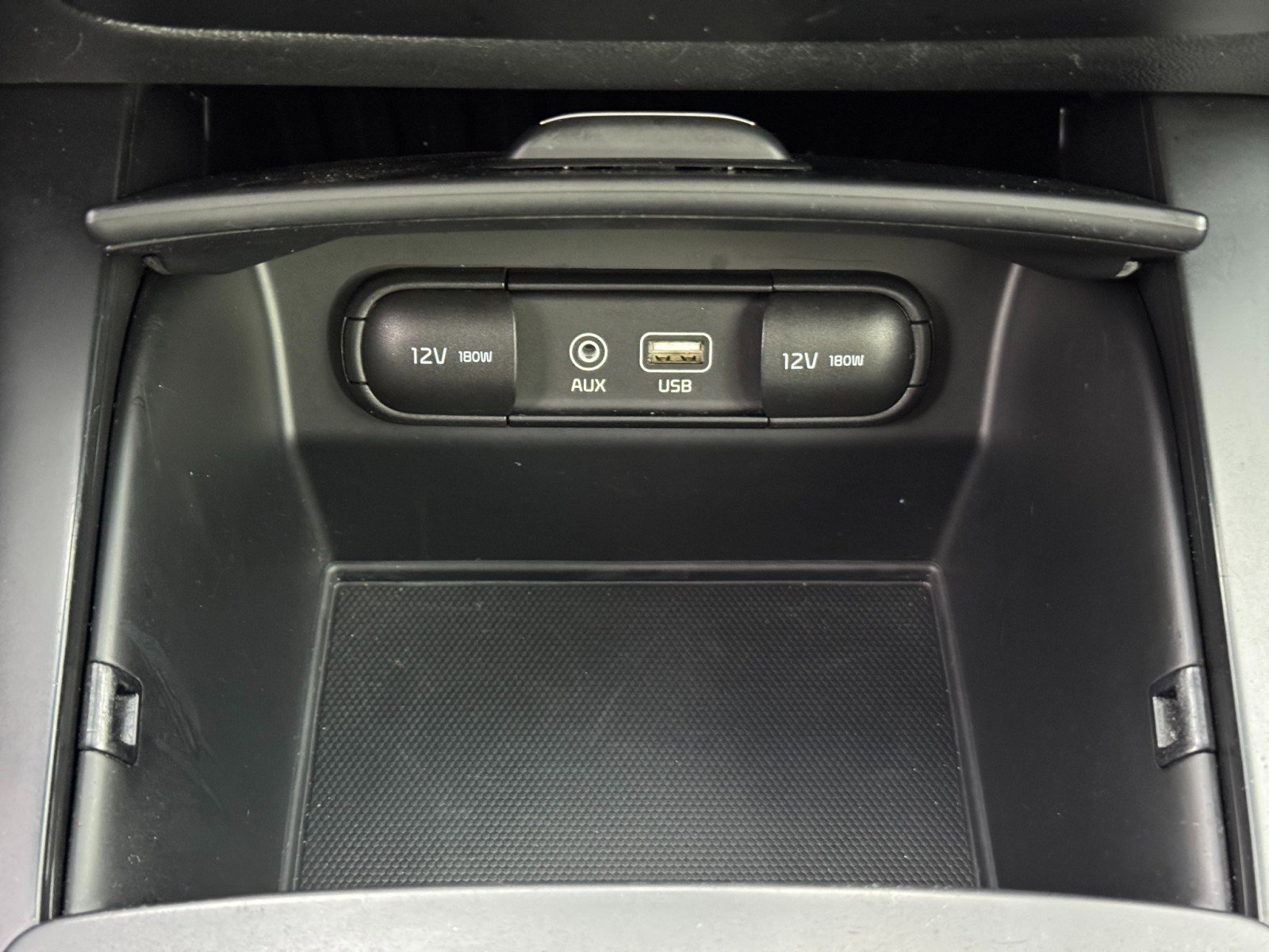 Used 2020 Kia Sorento LX image 24