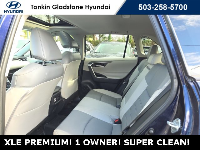 Used 2022 Toyota RAV4 XLE Premium image 28